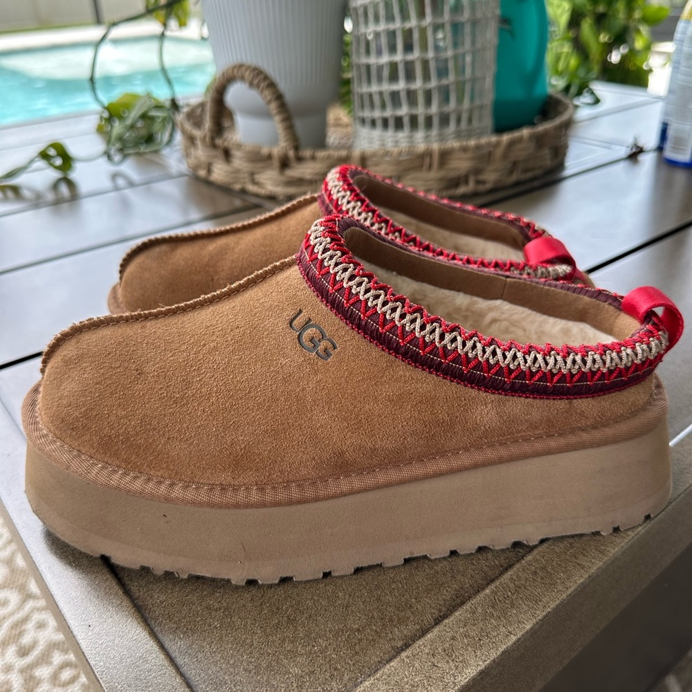 UGG Tazz II Platform Clogs